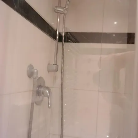 بيت شباب هابي روم روما